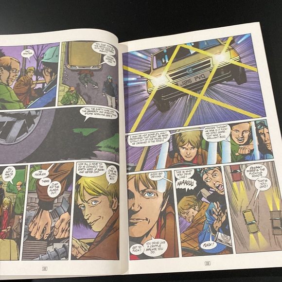 The Invisibles Volume #1: Say You Want A Revolution by Grant Morrison - Picture 6 of 8